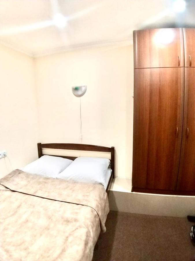 A&X Hostel And Tours Єреван Екстер'єр фото