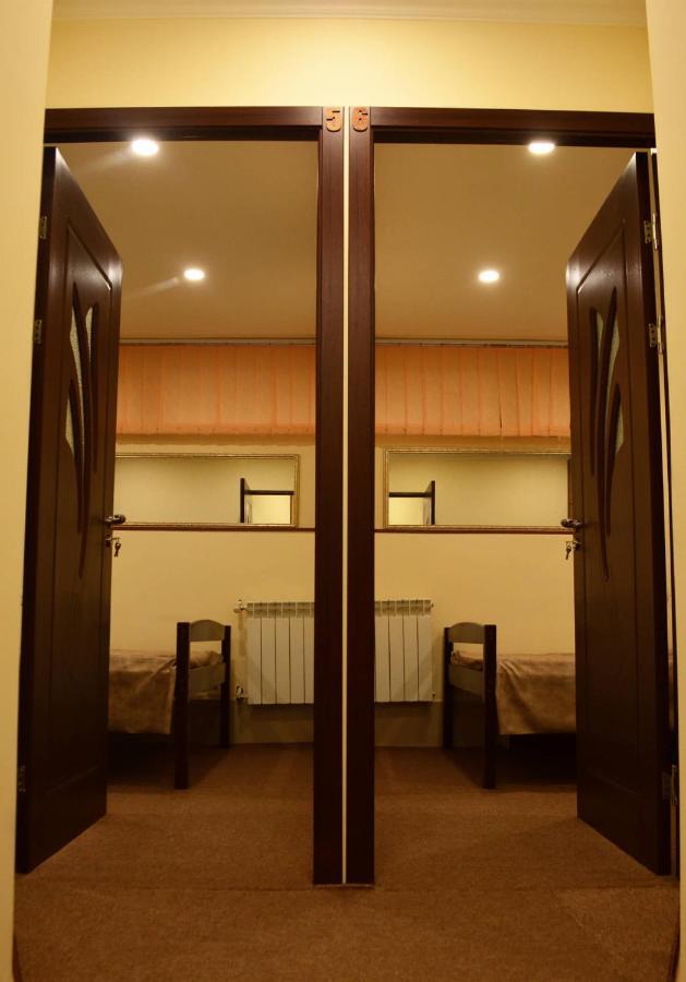 A&X Hostel And Tours Єреван Екстер'єр фото