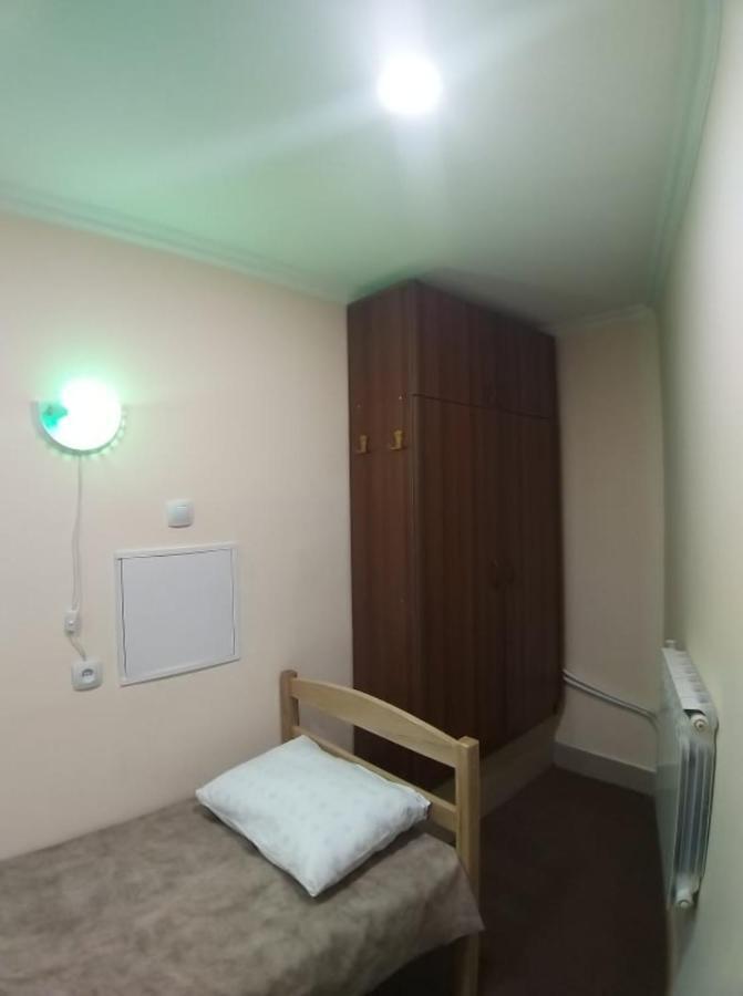 A&X Hostel And Tours Єреван Екстер'єр фото